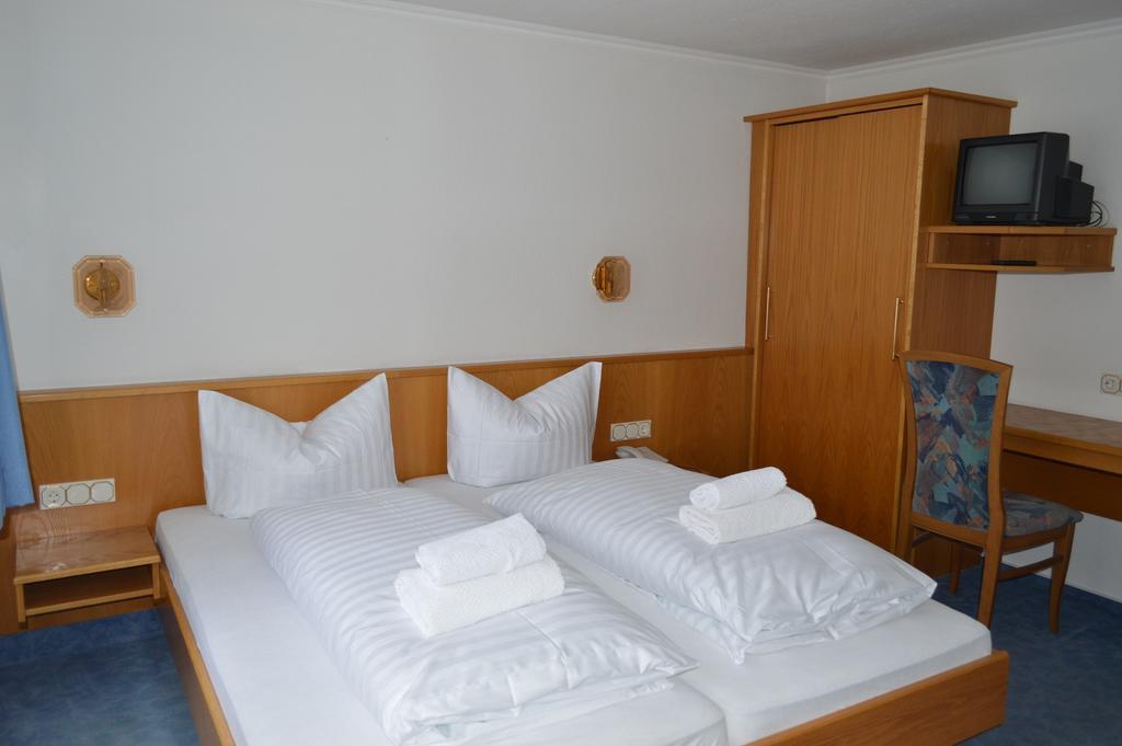 Gasthof Hotel Loewen Bad Buchau Kamer foto